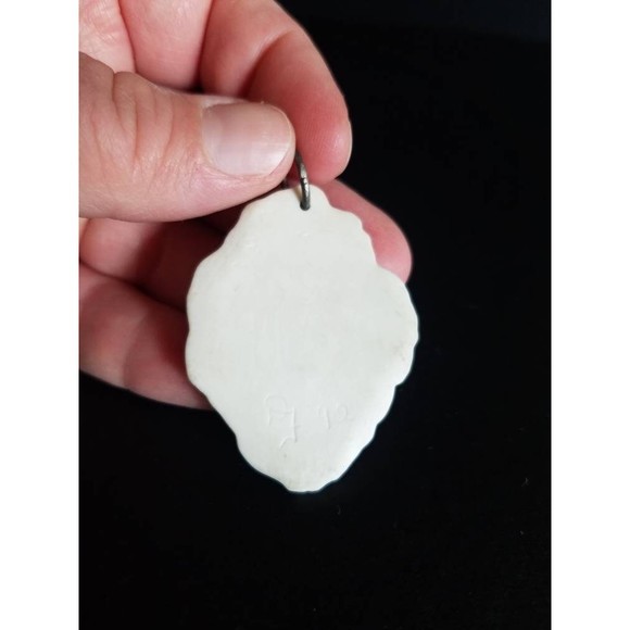 Handmade Vintage Victorian Style Pendant - Picture 10 of 10